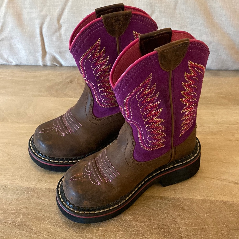 Ariat girl cowboy boots